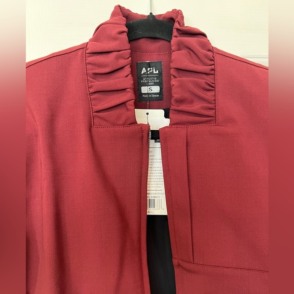 APL The Perfect Wool Bomber Jacket Women's
Woolmark Collab Burgundy Zip Small - Picture 7 of 15